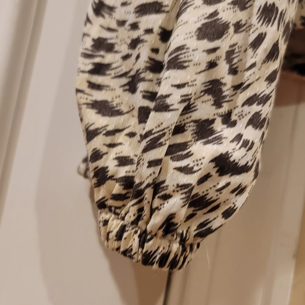 Anthropologie Leopard Cascais Off the Shoulder Top Size Small - Picture 5 of 7